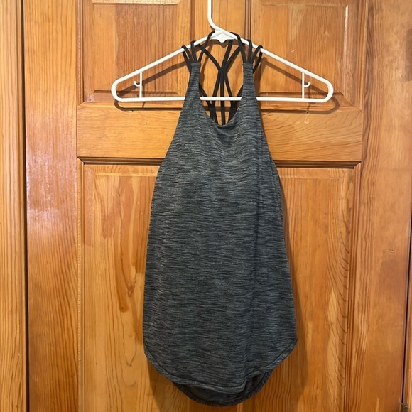 Lululemon athletica raise the narrative tank size 2. - Picture 2 of 6